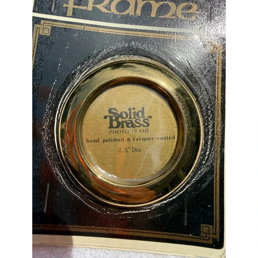 Title Vintage Solid Brass Round Photo Frame 2.5